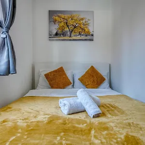 Nec Exhibitor Home, Near Airport Apartment